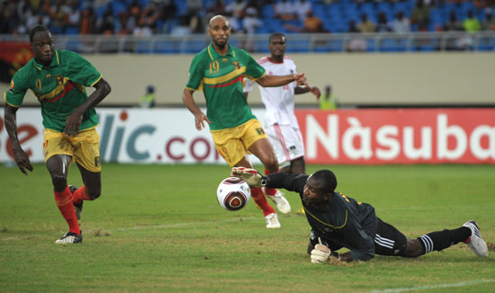 保级之战：格拉尼特·扎卡加盟黑猫！桑德兰中场终获节拍器